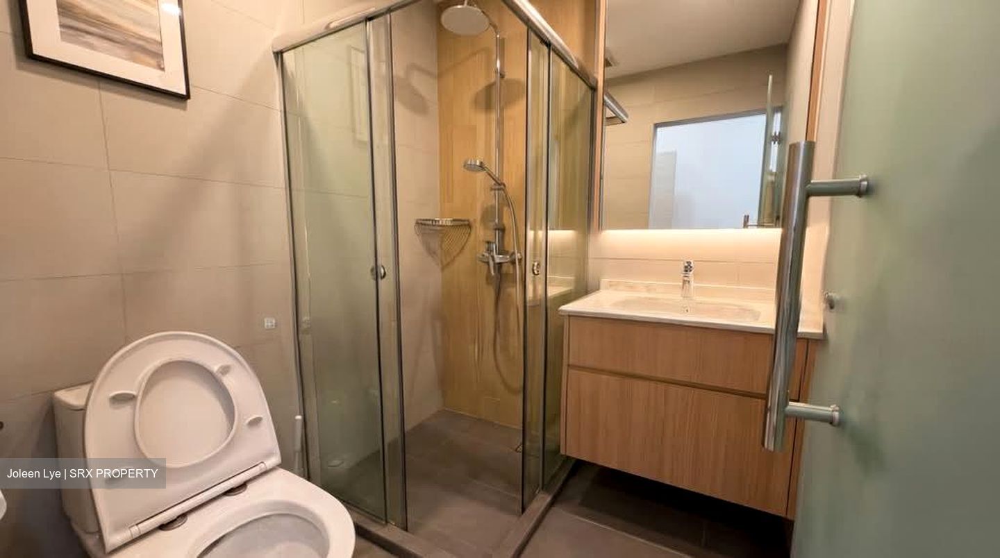 Sixth Avenue (D10), Terrace #581926351
